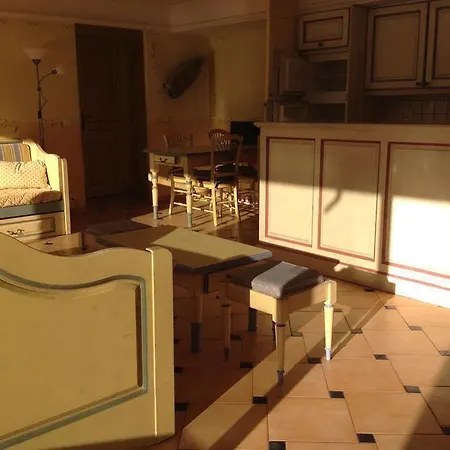 Lagrange Port-marine 4* سانت ماكسيم