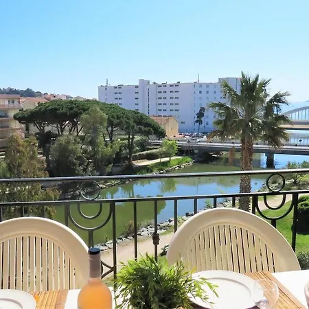 Lagrange Port-marine Appart hôtel