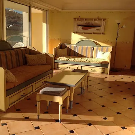 Appart hôtel Lagrange Port-marine 4*
