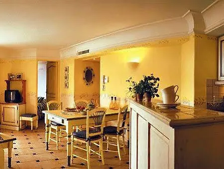 Lagrange Port-marine Appart hôtel Sainte-Maxime